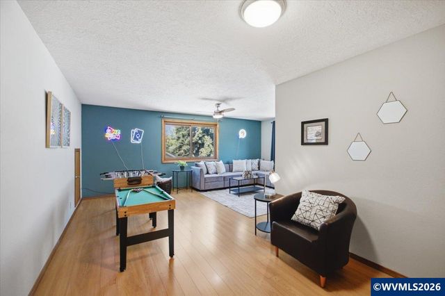 1515 Rock Ledge Dr NE, Keizer, OR 97303
