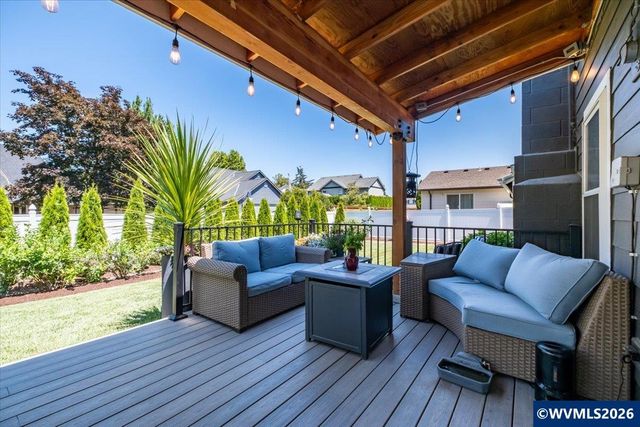 1515 Rock Ledge Dr NE, Keizer, OR 97303