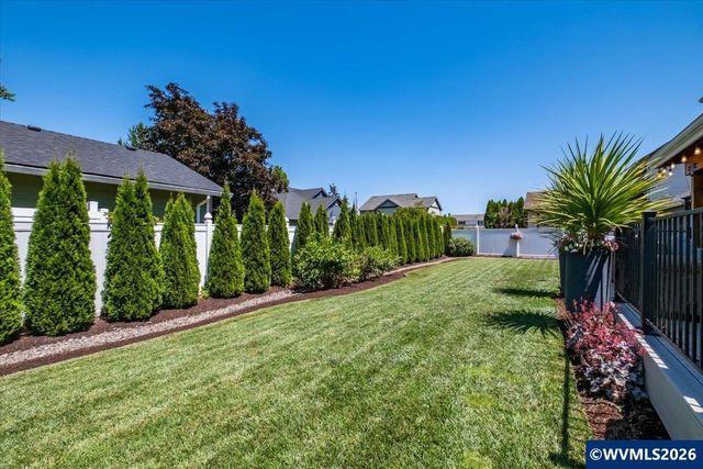 1515 Rock Ledge Dr NE, Keizer, OR 97303