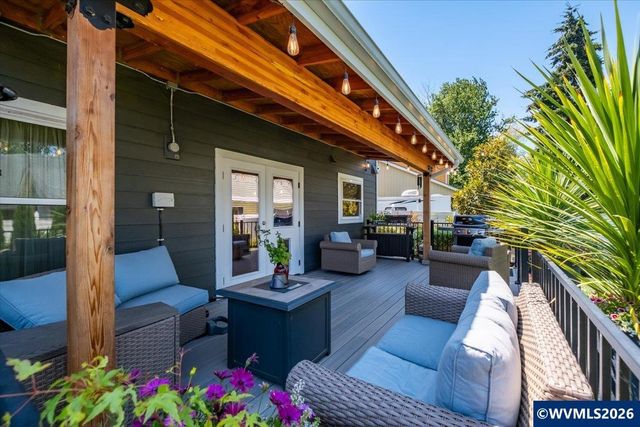 1515 Rock Ledge Dr NE, Keizer, OR 97303