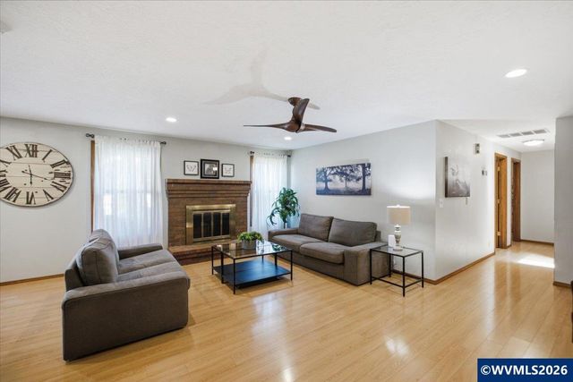1515 Rock Ledge Dr NE, Keizer, OR 97303