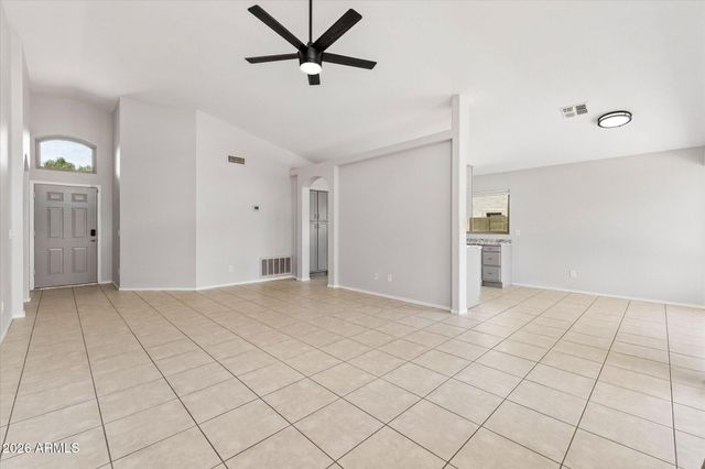 2560 N LINDSAY Road 55, Mesa, AZ 85213