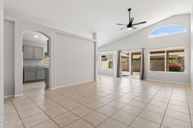 2560 N LINDSAY Road 55, Mesa, AZ 85213