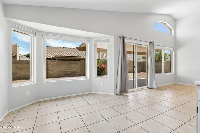 2560 N LINDSAY Road 55, Mesa, AZ 85213