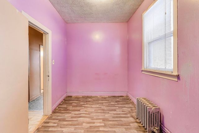 8533 S Manistee Avenue, Chicago, IL 60617