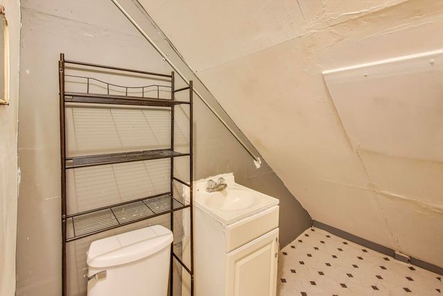 8533 S Manistee Avenue, Chicago, IL 60617