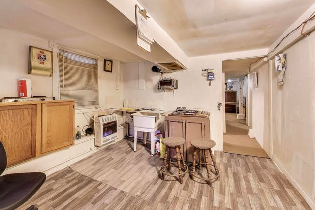 8533 S Manistee Avenue, Chicago, IL 60617