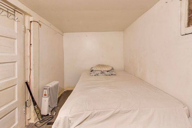 8533 S Manistee Avenue, Chicago, IL 60617