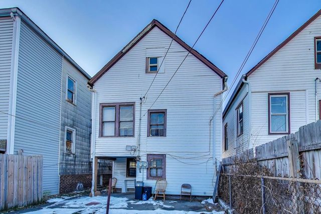 8533 S Manistee Avenue, Chicago, IL 60617