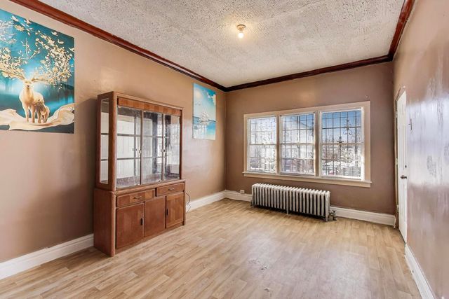 8533 S Manistee Avenue, Chicago, IL 60617