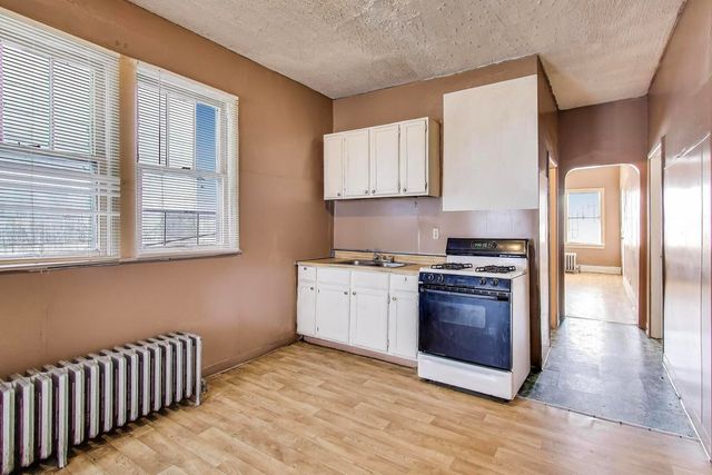 8533 S Manistee Avenue, Chicago, IL 60617