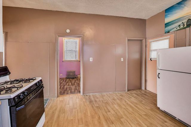 8533 S Manistee Avenue, Chicago, IL 60617