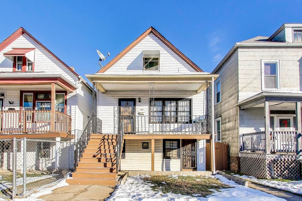 8533 S Manistee Avenue, Chicago, IL 60617