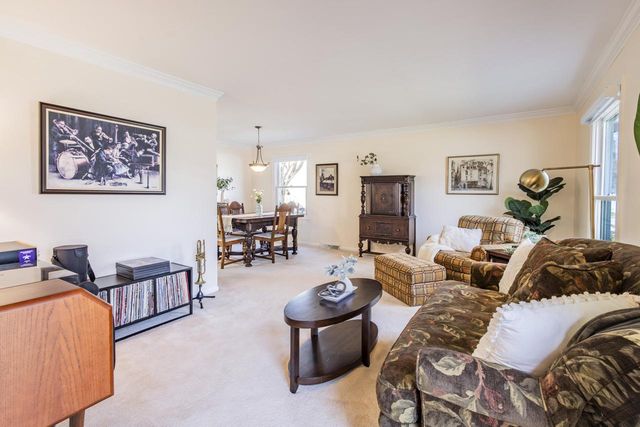 416 S Comanche LANE, Waukesha, WI 53188