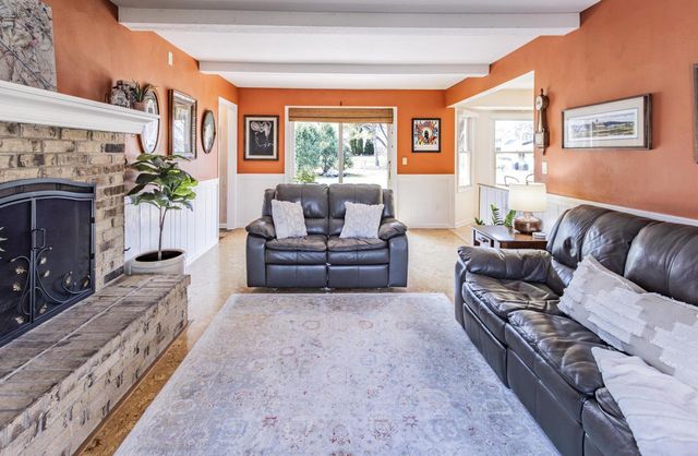 416 S Comanche LANE, Waukesha, WI 53188