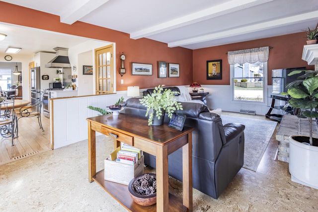 416 S Comanche LANE, Waukesha, WI 53188