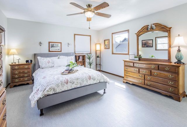 416 S Comanche LANE, Waukesha, WI 53188