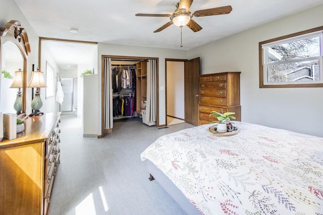 416 S Comanche LANE, Waukesha, WI 53188