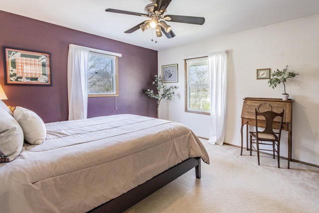 416 S Comanche LANE, Waukesha, WI 53188