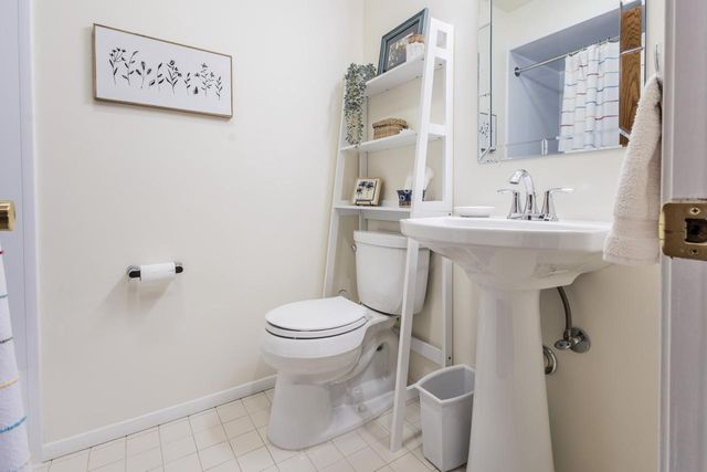 416 S Comanche LANE, Waukesha, WI 53188