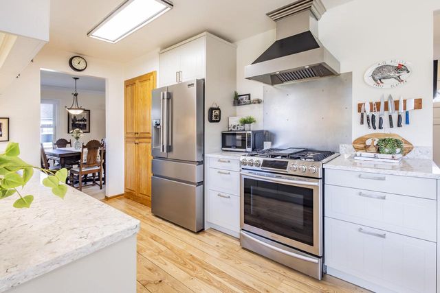 416 S Comanche LANE, Waukesha, WI 53188