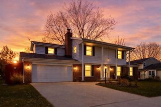 416 S Comanche LANE, Waukesha, WI 53188