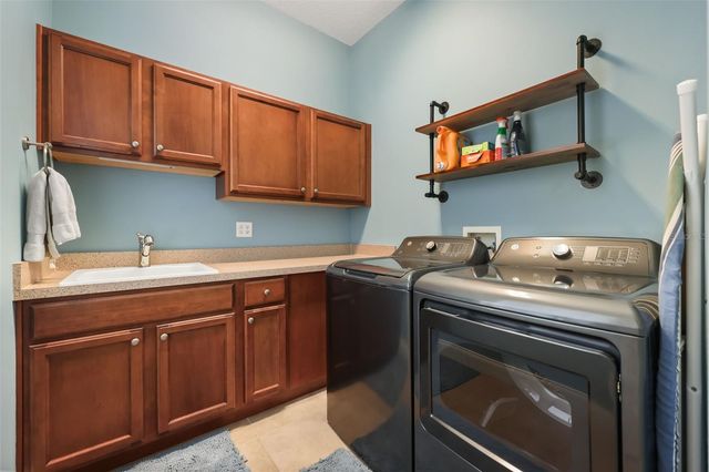 137 PETRIS AVENUE, Oakland, FL 34760