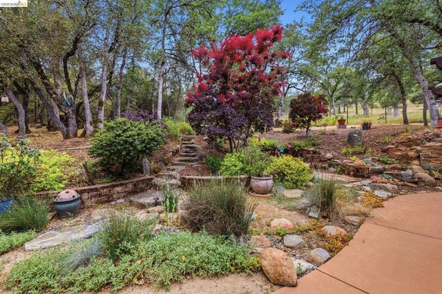 21280 Oneto Dr, Sonora, CA 95370
