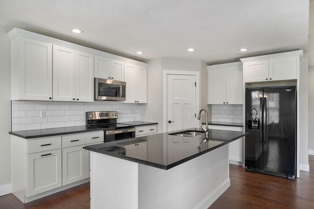 874 W Charlotte Court, Republic, MO 65738