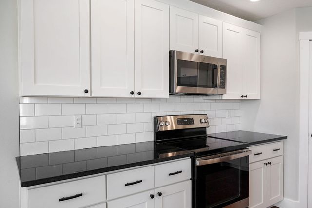 874 W Charlotte Court, Republic, MO 65738