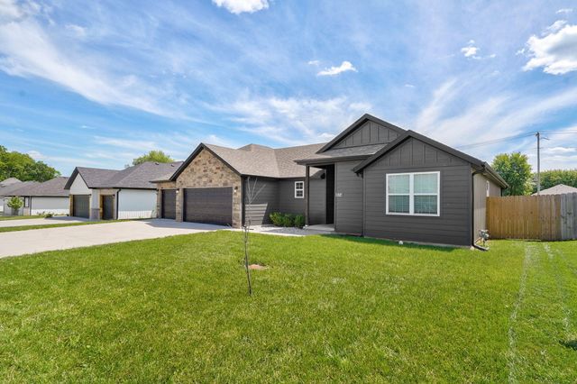874 W Charlotte Court, Republic, MO 65738