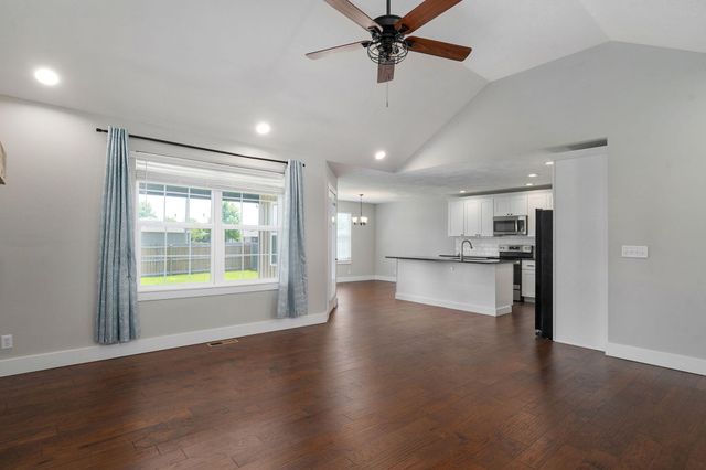 874 W Charlotte Court, Republic, MO 65738