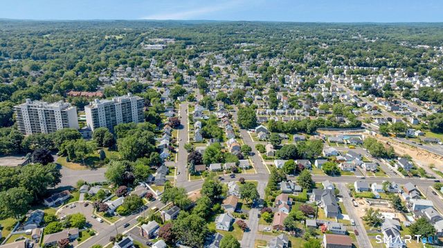 371 Northfield Drive, Bridgeport, CT 06606