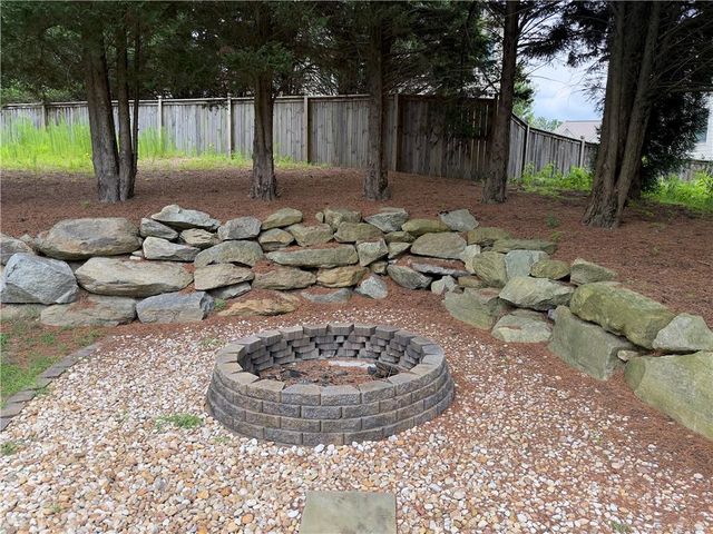 2607 Creek Rock Circle, Buford, GA 30519