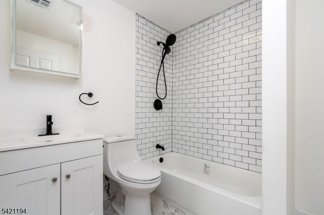 43 Wolf Pl, Hillside Twp., NJ 07205