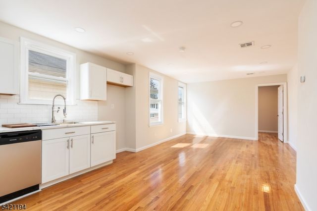 43 Wolf Pl, Hillside Twp., NJ 07205