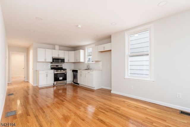 43 Wolf Pl, Hillside Twp., NJ 07205