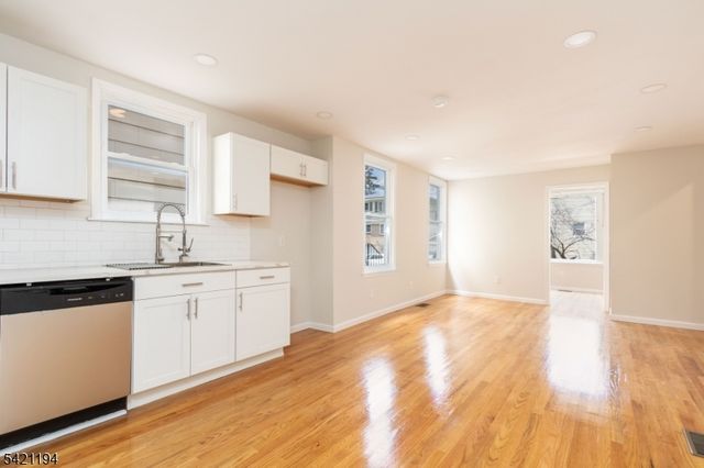 43 Wolf Pl, Hillside Twp., NJ 07205