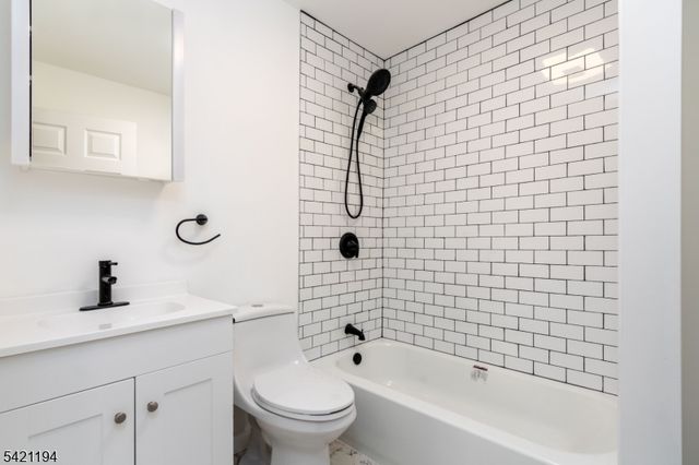 43 Wolf Pl, Hillside Twp., NJ 07205