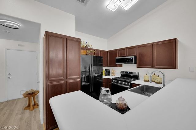 6469 Melody Rose Avenue, Las Vegas, NV 89108