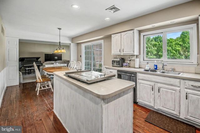 206 REITNOUR RD, Spring City, PA 19475