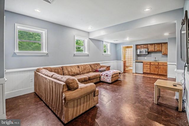 206 REITNOUR RD, Spring City, PA 19475