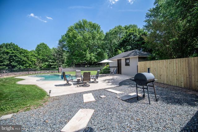 206 REITNOUR RD, Spring City, PA 19475