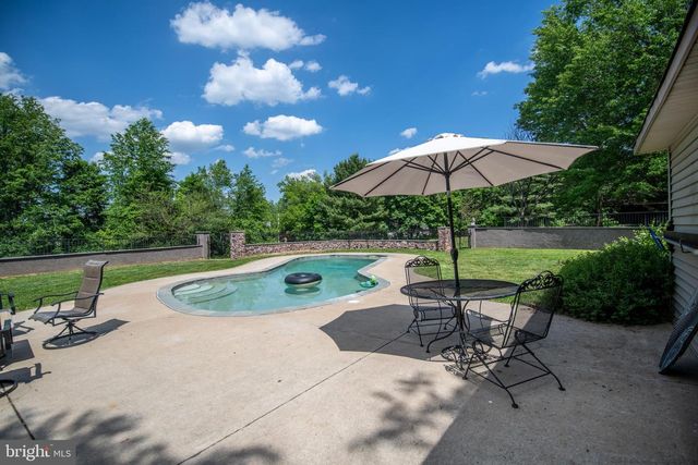 206 REITNOUR RD, Spring City, PA 19475