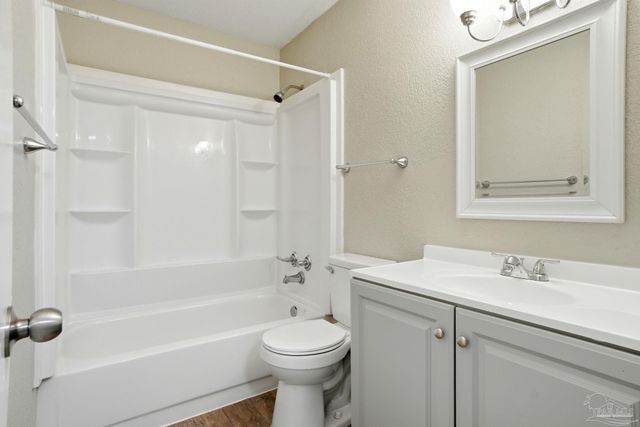 2811 Langley Ave 108, Pensacola, FL 32504