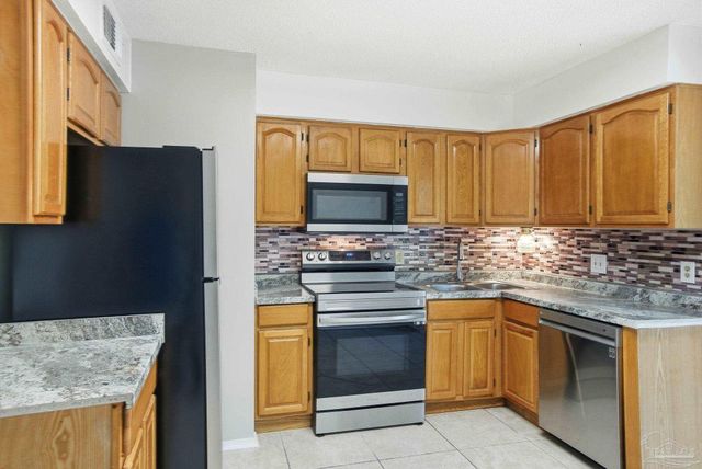 2811 Langley Ave 108, Pensacola, FL 32504