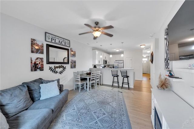 200 Seasons Cir Unit 203, Suffolk, VA 23434