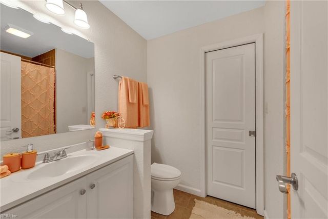 200 Seasons Cir Unit 203, Suffolk, VA 23434