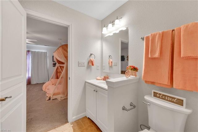 200 Seasons Cir Unit 203, Suffolk, VA 23434