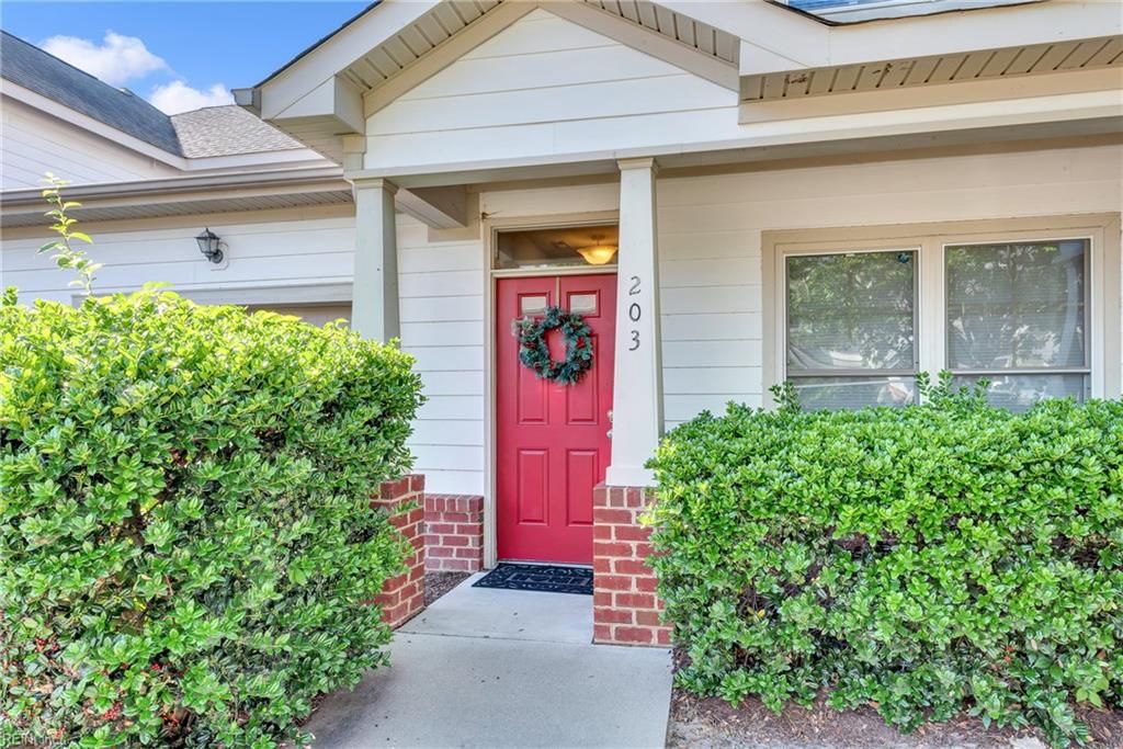 200 Seasons Cir Unit 203, Suffolk, VA 23434